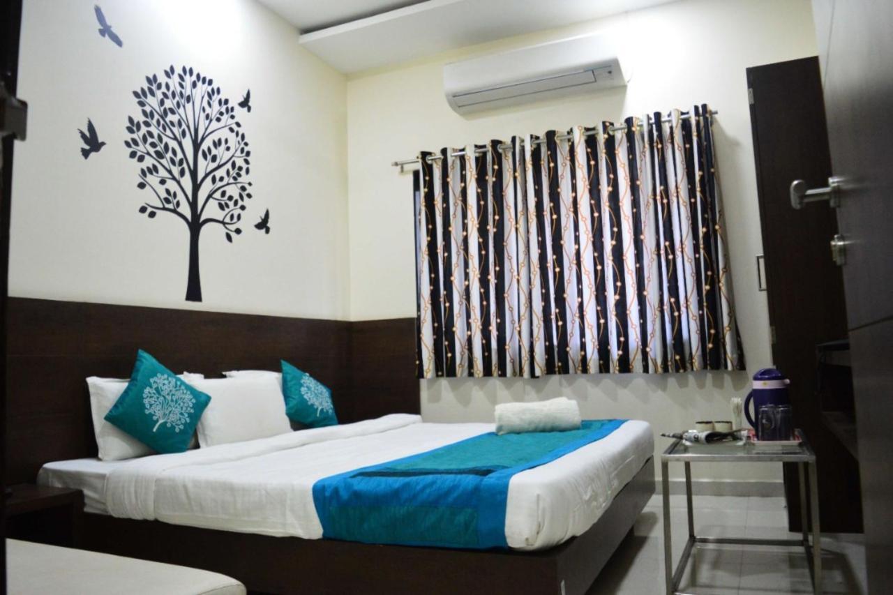 Hotel Satyug Ujjain Ngoại thất bức ảnh