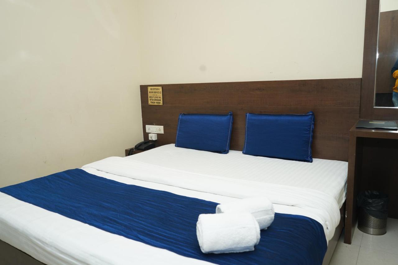 Hotel Satyug Ujjain Ngoại thất bức ảnh