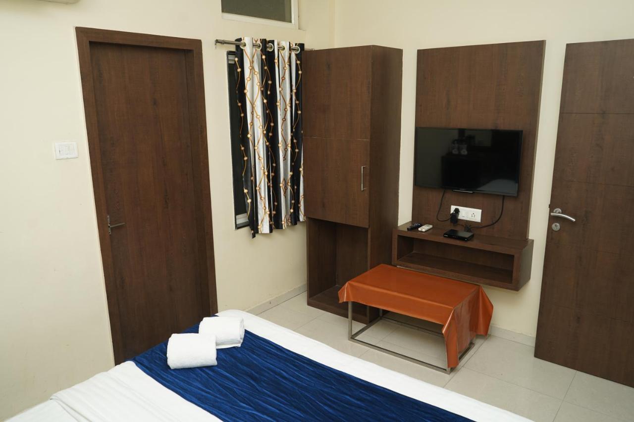 Hotel Satyug Ujjain Ngoại thất bức ảnh