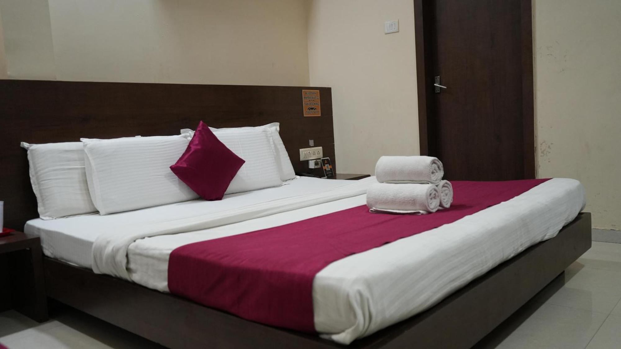 Hotel Satyug Ujjain Ngoại thất bức ảnh