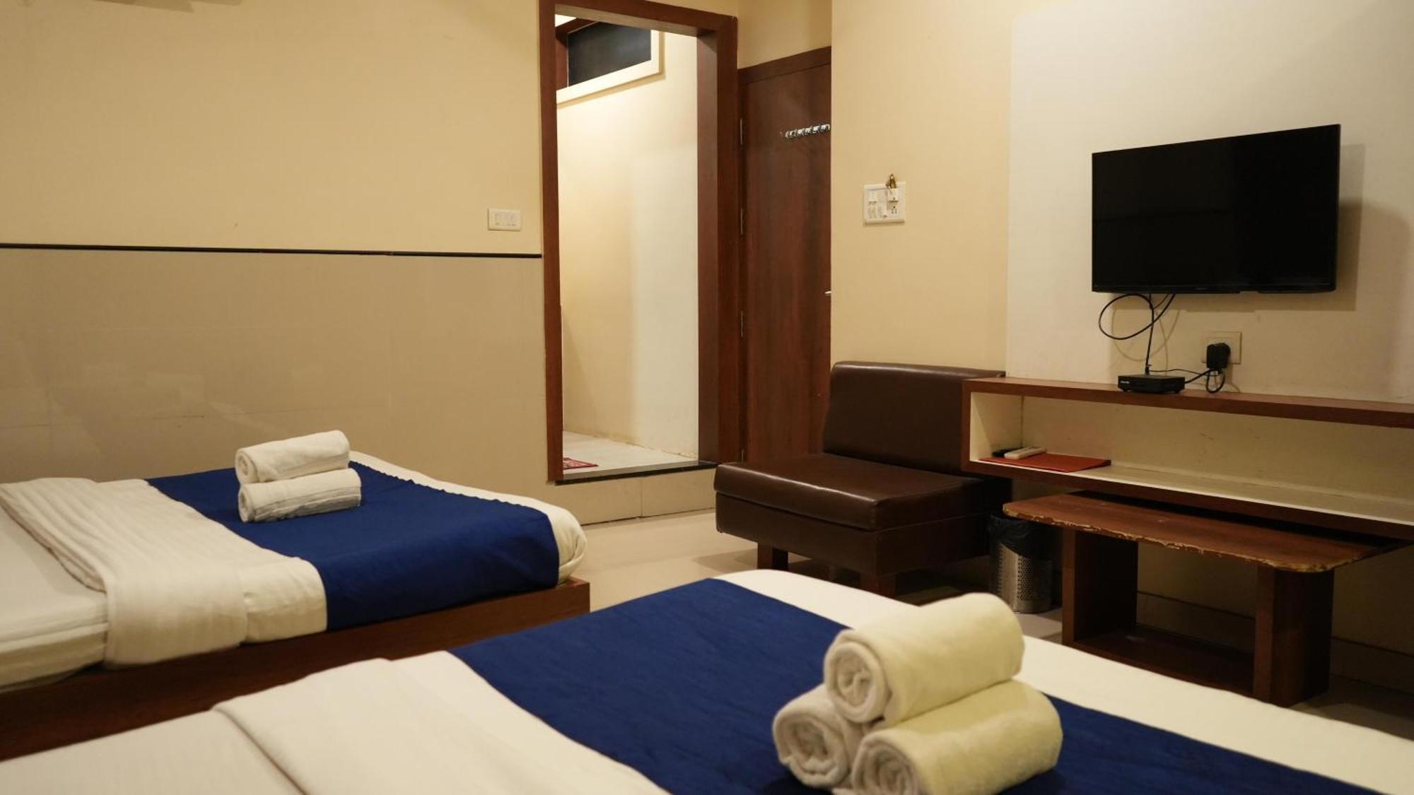 Hotel Satyug Ujjain Ngoại thất bức ảnh