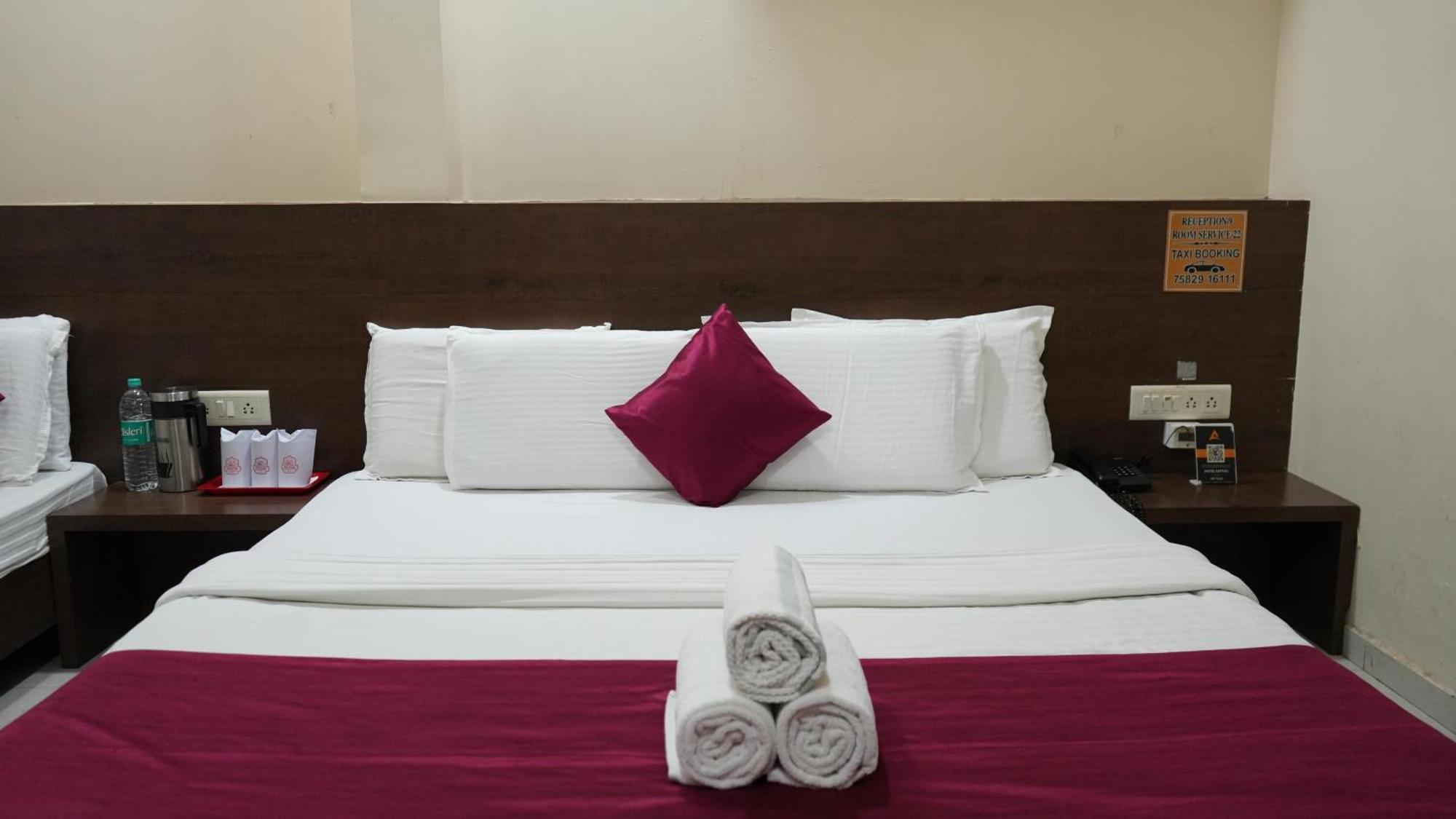 Hotel Satyug Ujjain Ngoại thất bức ảnh
